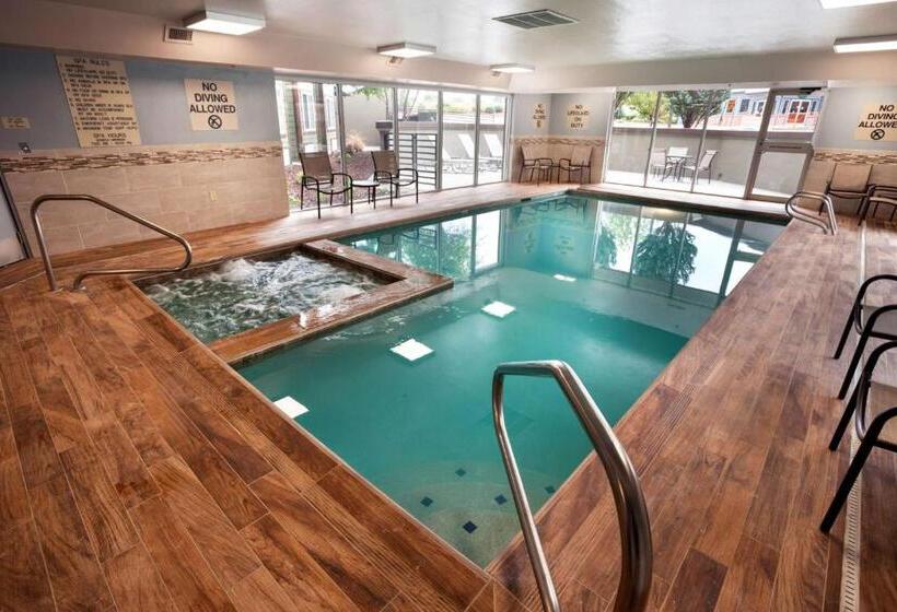 هتل Best Western Plus Peak Vista Inn & Suites