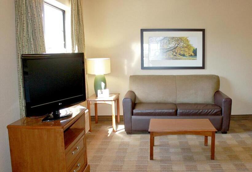 בית מלון כפרי Extended Stay America Suites  Kansas City  Airport  Tiffany Springs