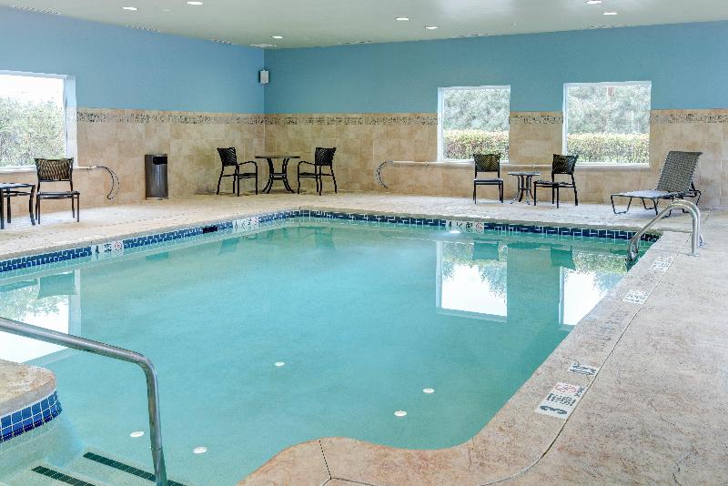 בית מלון כפרי Holiday Inn Express & Suites West Long Branch   Eatontown, An Ihg