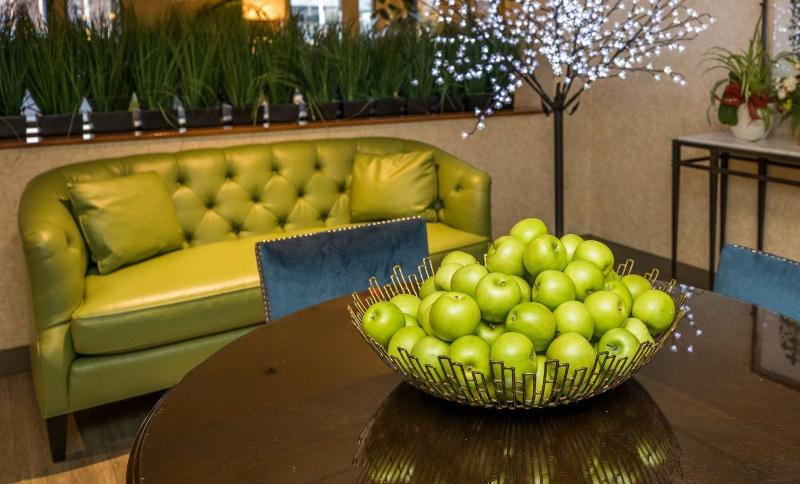 هتل Maple Tree Inn