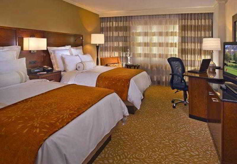 هتل Marriott Louisville East