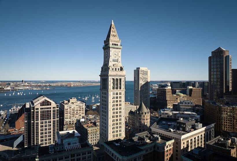 هتل Marriott Vacation Club® At Custom House, Boston