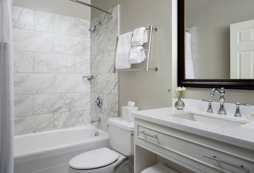 هتل Marriott Vacation Club® At Custom House, Boston