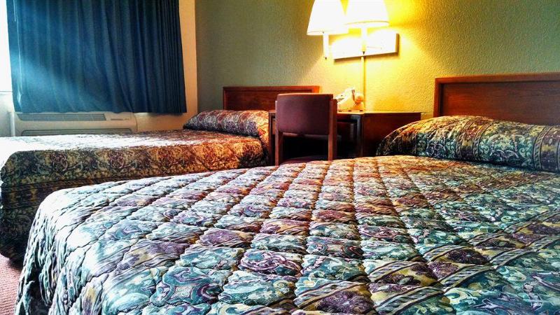 בית מלון כפרי Masters Inn Atlanta Doraville At I 85 & 285