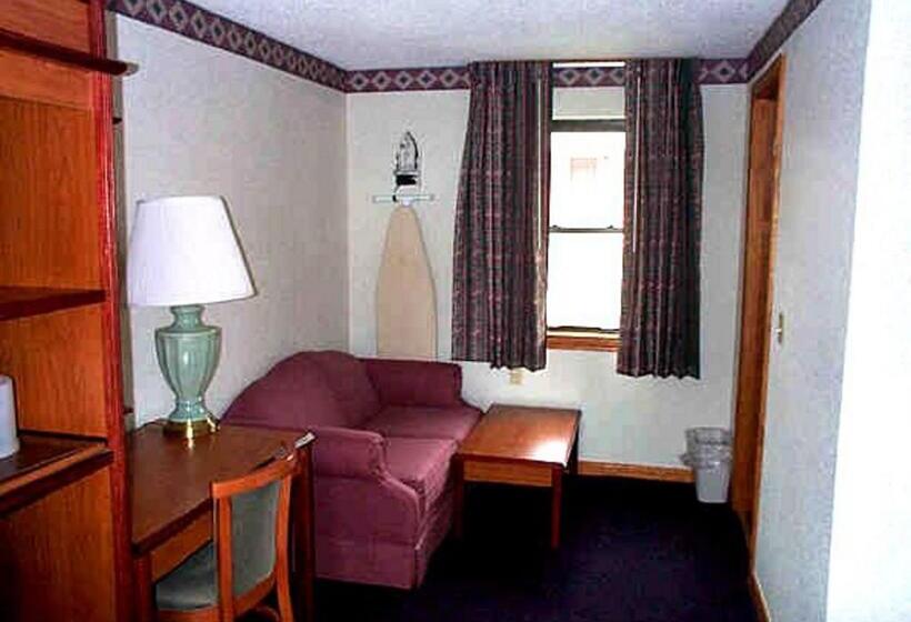 هتل Wesley Inn & Suites