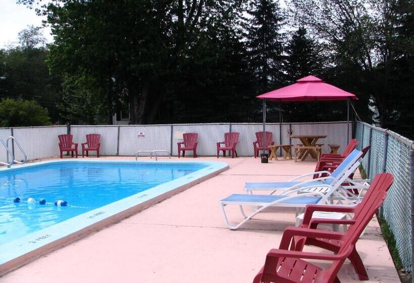 Maple Leaf Motel