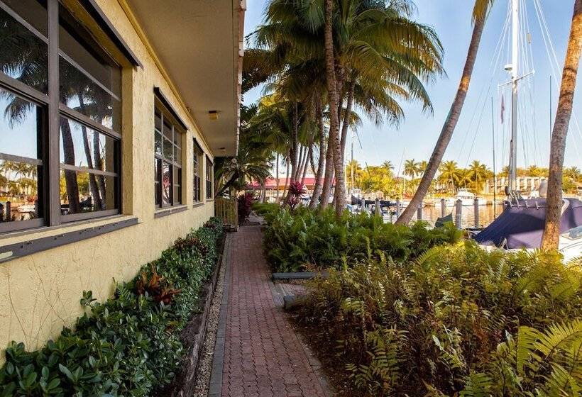 Marina Del Mar Resort And Marina