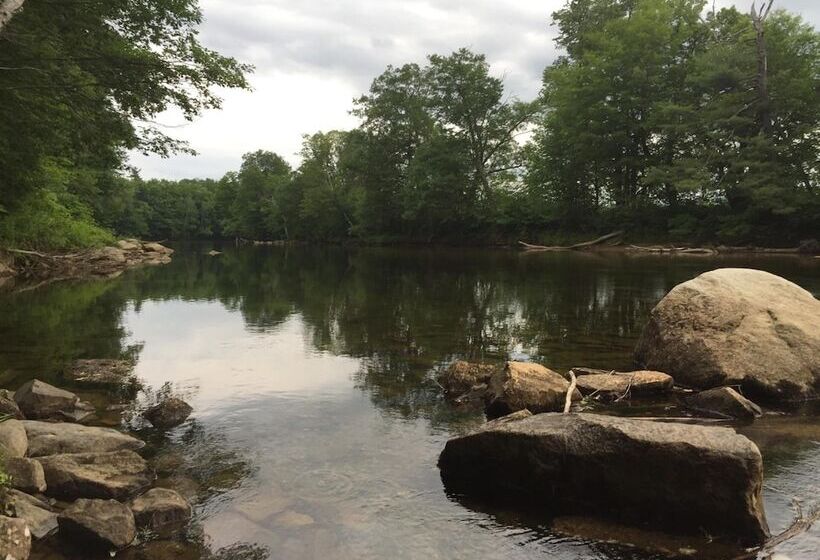 استراحتگاه Merrill Farm Inn