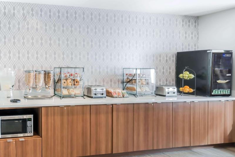 Microtel By Wyndham Victor