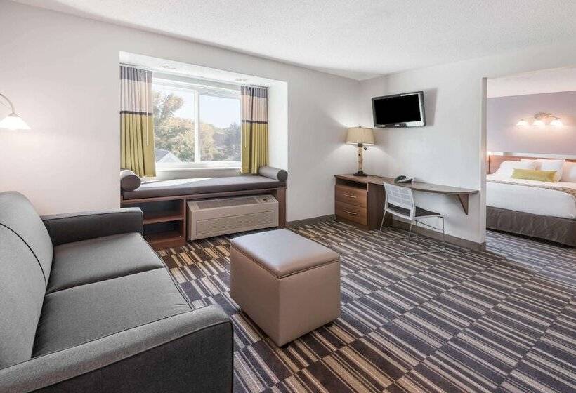 Microtel By Wyndham Victor