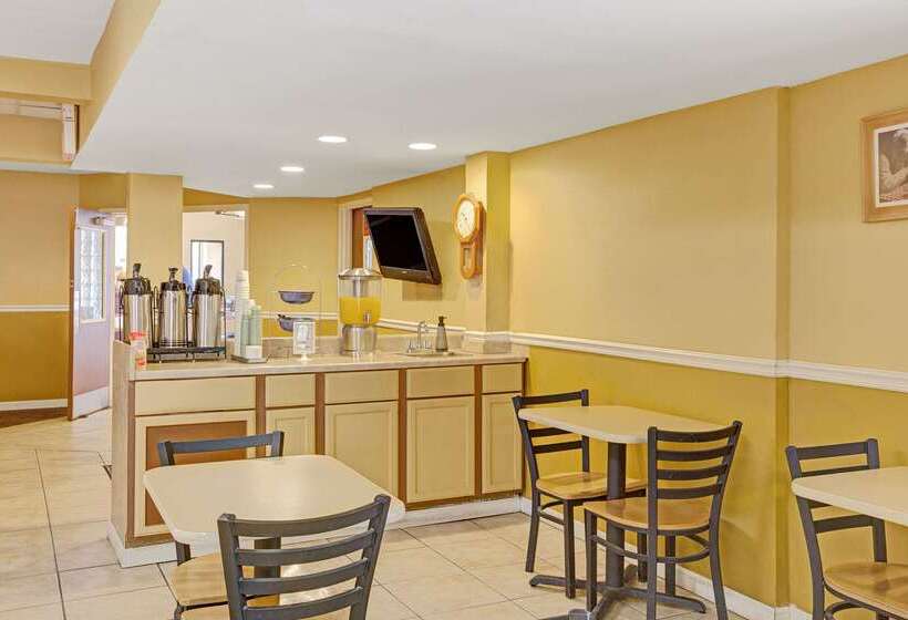 Microtel Inn By Wyndham Lake Norman