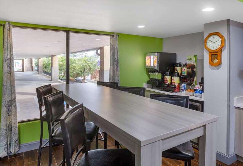 Microtel Inn By Wyndham Lake Norman