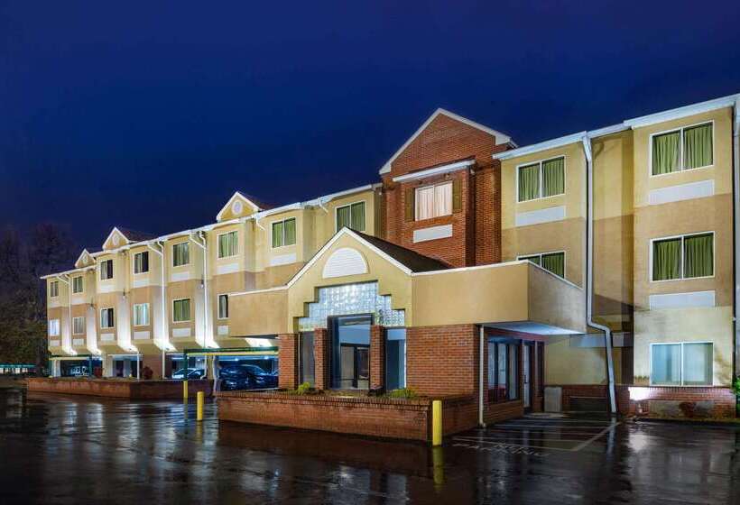 Microtel Inn By Wyndham Lake Norman