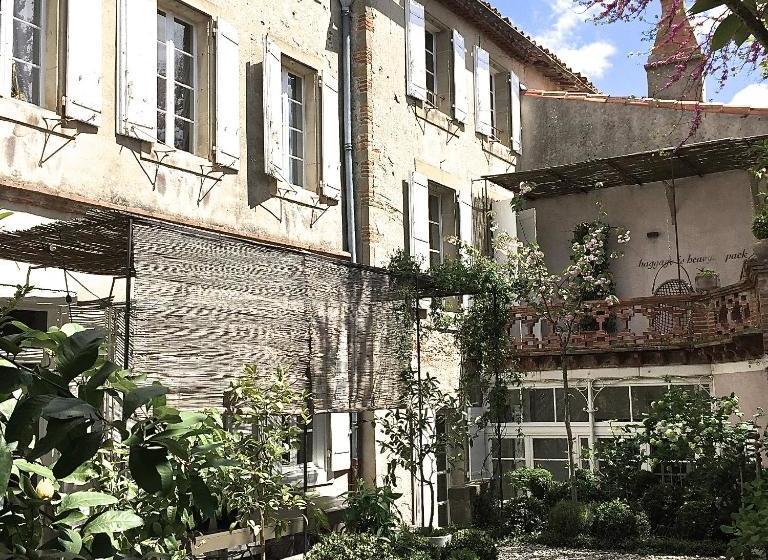 ベッドアンドブレックファースト Camellas Lloret