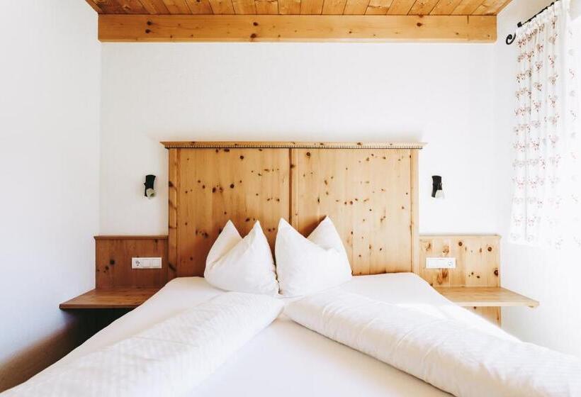 هتل Andis Almdorf