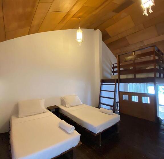 בית מלון כפרי Boracay Coco Huts