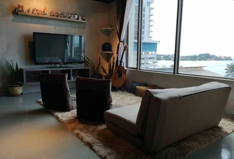 فندق Homy Seafront Hostel