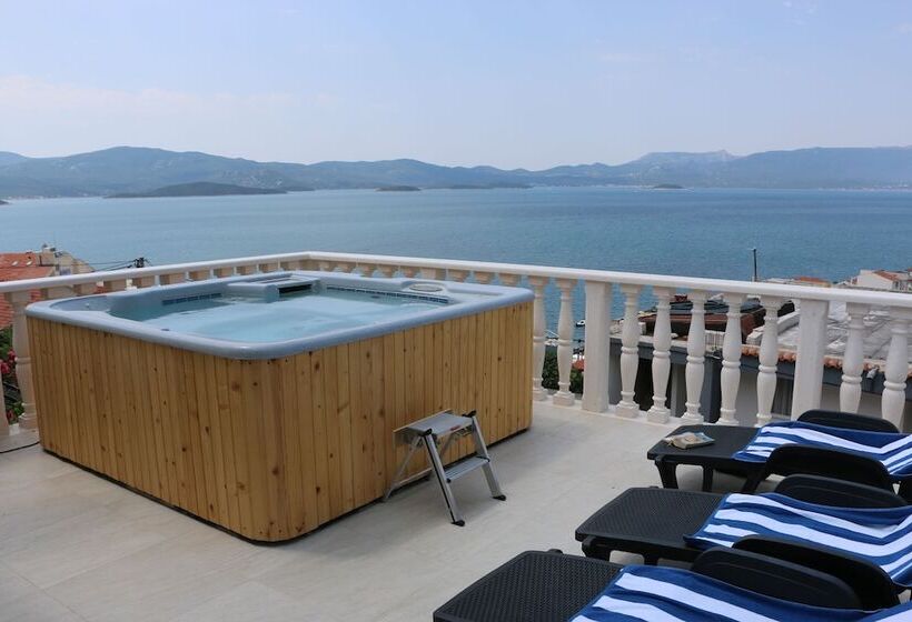 Adria View