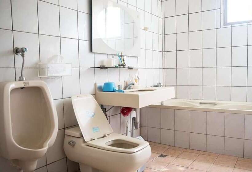 پانسیون Pine Garden Family Villa