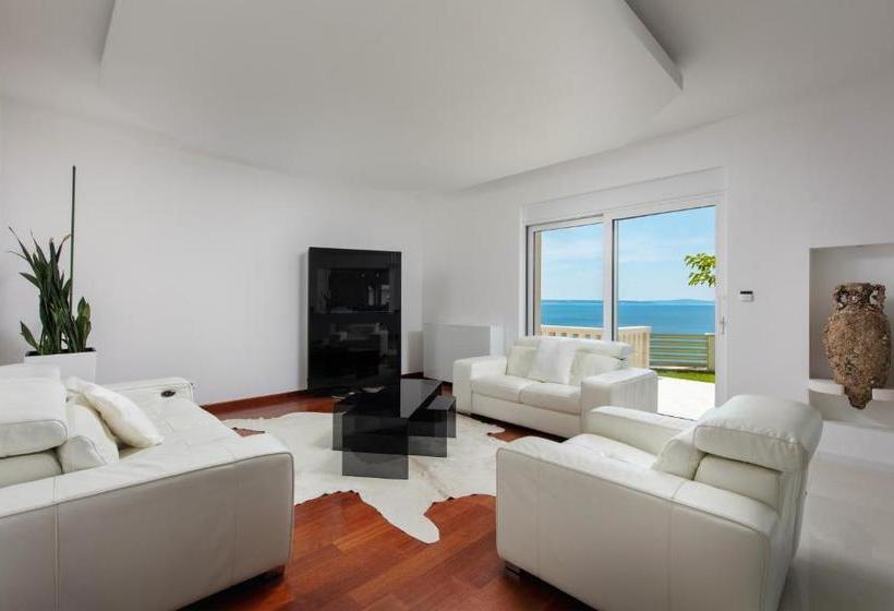 Villa The White Villa