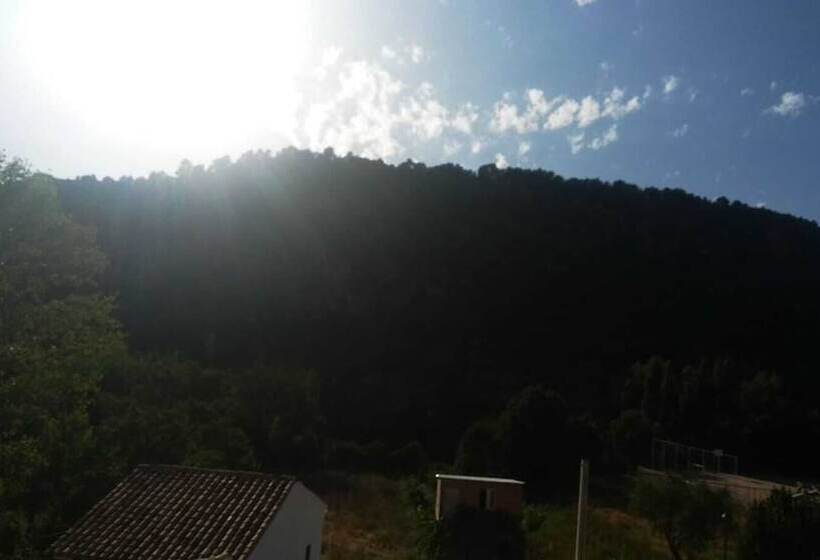 فندق فئة نجمة واحدة La Barbacana