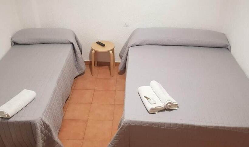 مسافرخانه Plaza De Espana