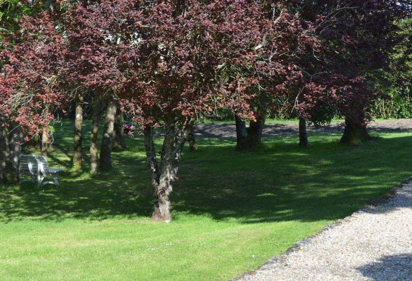 פנסיון Logis De Chenac   Chambres Et Table D Hôtes