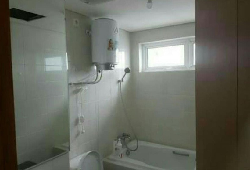 پانسیون Sunroom Villa Bukit Mas