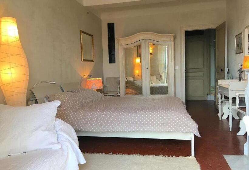 ベッドアンドブレックファースト Les Chapeliers