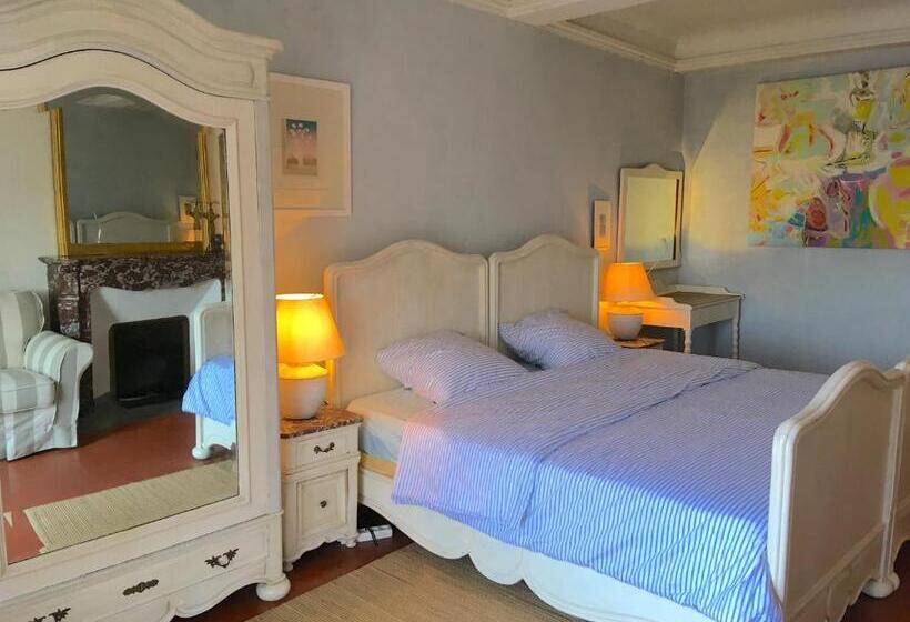 ベッドアンドブレックファースト Les Chapeliers