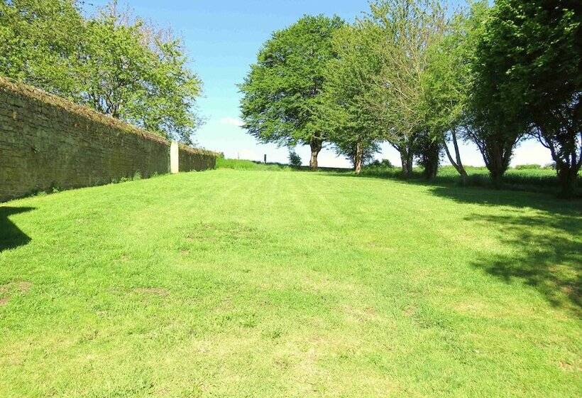 Le Manoir De Placy   Bed And Breakfast