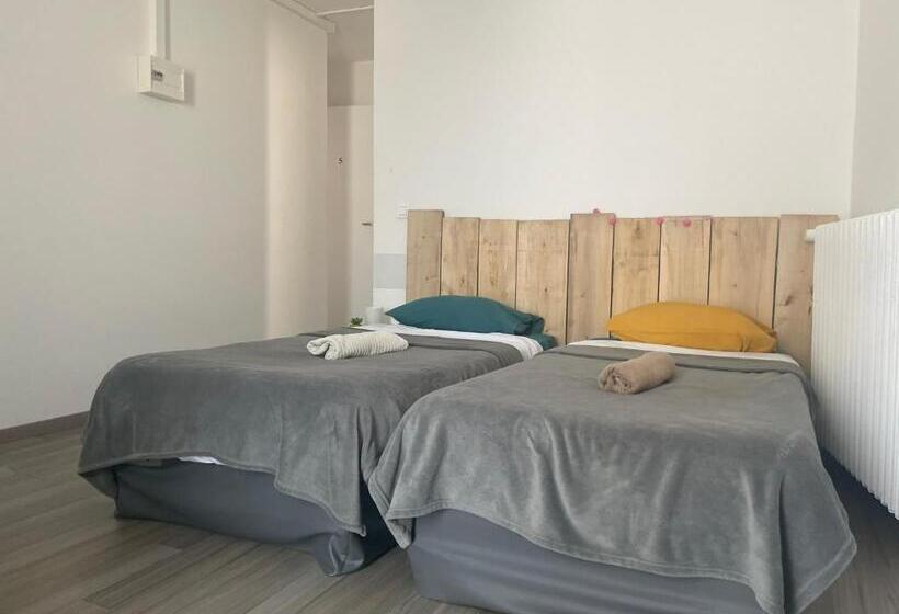 膳宿费 Gîte:sur Le Chemin