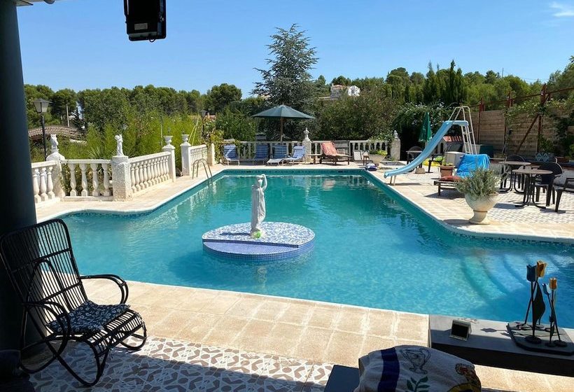 Charming Villa In Turis With Shared Pool And Garden