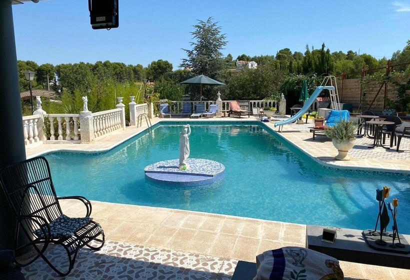 Charming Villa In Turis With Shared Pool And Garden