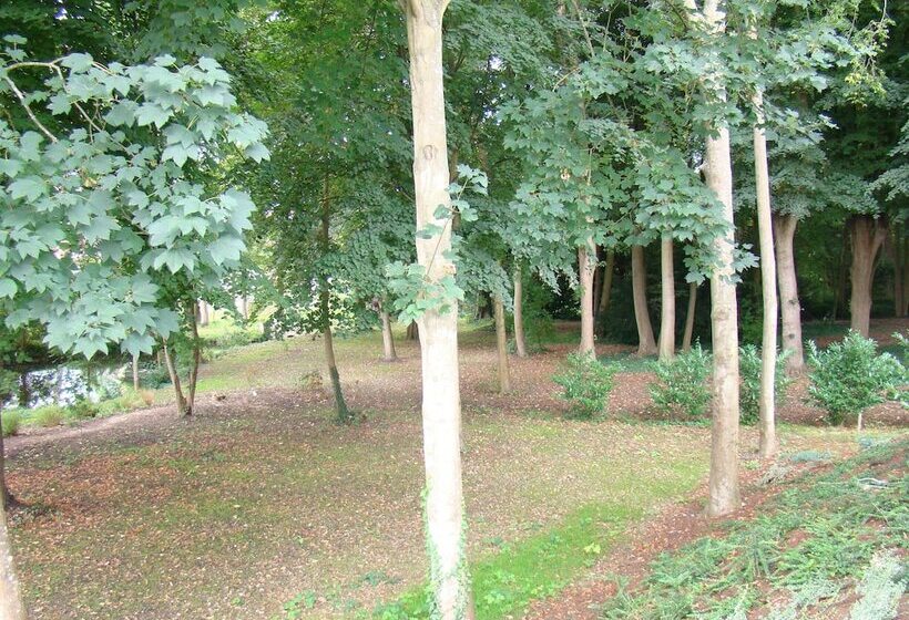 تختخواب و صبحانه Le Parc Du Château