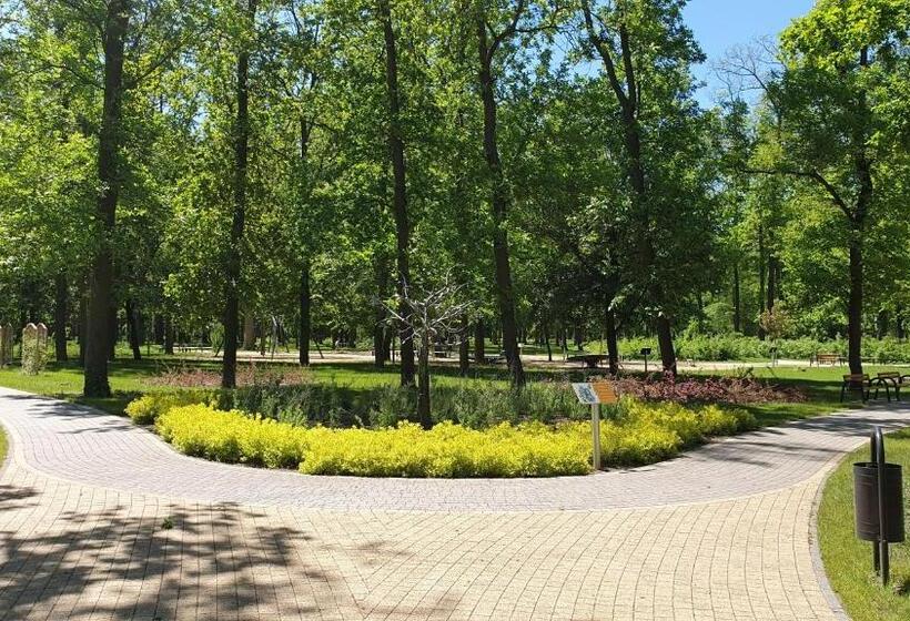 בית מלון כפרי Nadodrzański Dwór   Nowa Sól