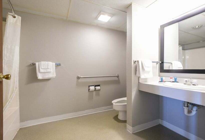 モーテル Fairbridge Inn Express, Monroe City