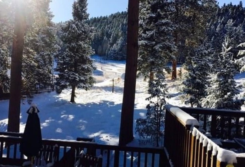 مبيت وإفطار Meadow Creek Mountain Lodge And Event Center