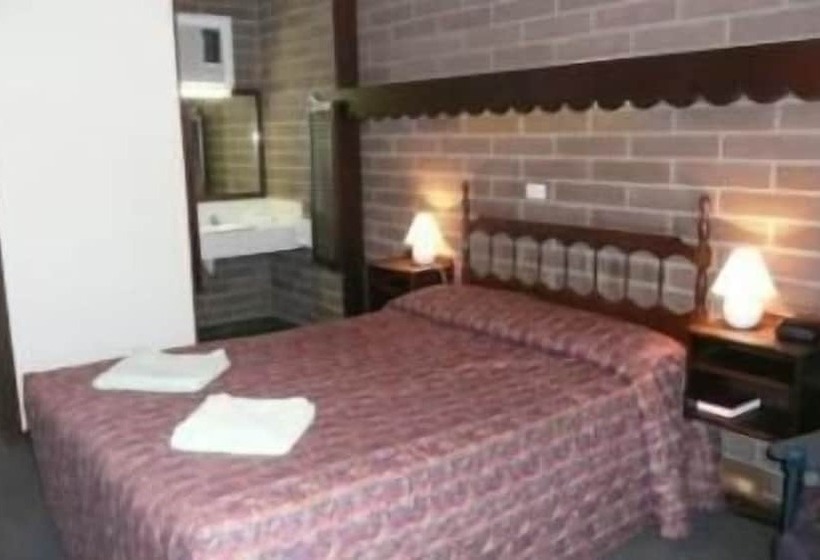 Bordertown Motel