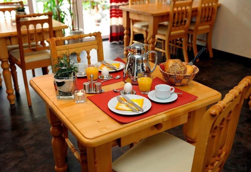 ペンション Wein & Gästehaus M. Bai