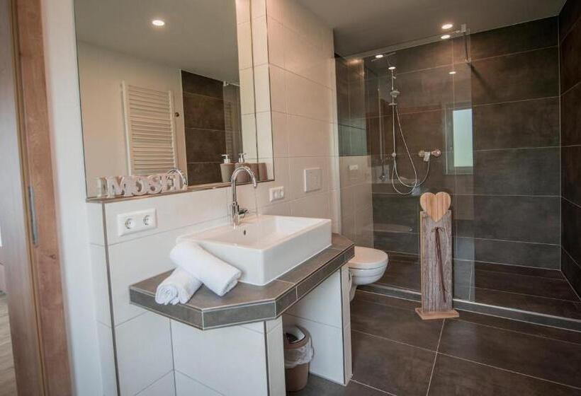 ペンション Weingut Erich Serwazi