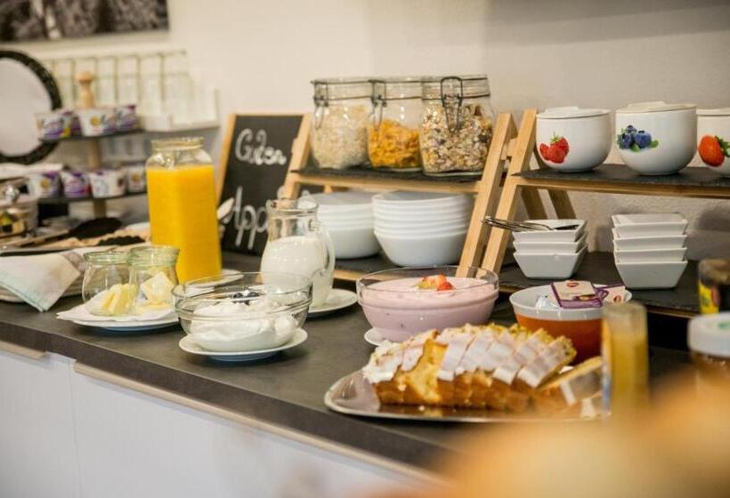 ペンション Weingut Erich Serwazi