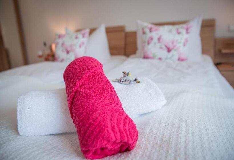 ペンション Weingut Erich Serwazi