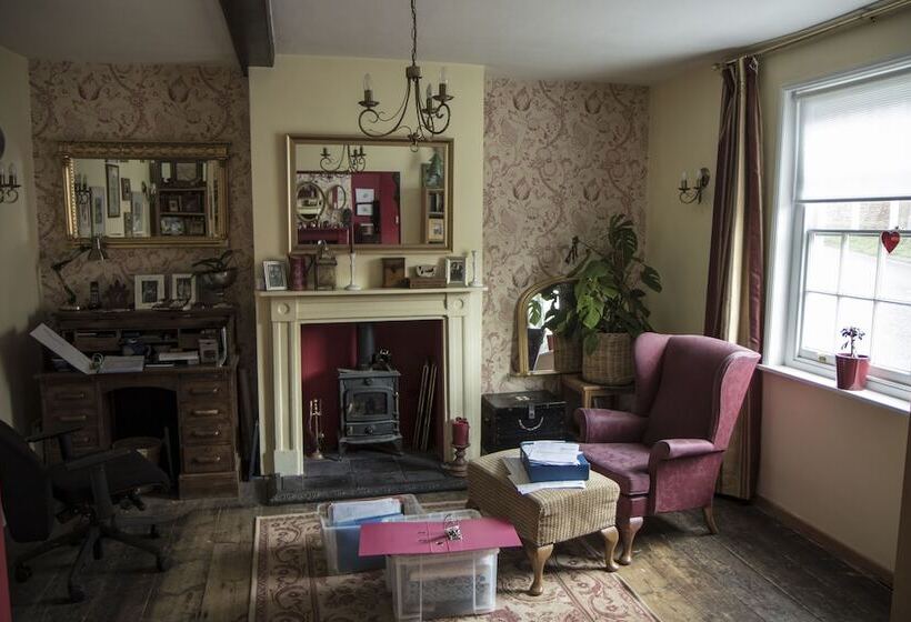 The Old Manse B&b