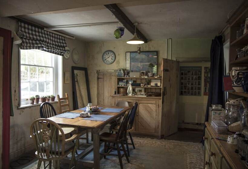 The Old Manse B&b