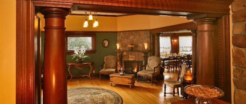 مبيت وإفطار Cabernet House, An Old World Inn