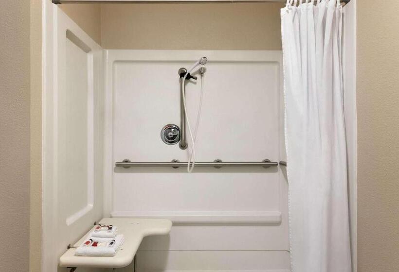 فندق Baymont By Wyndham Wellington