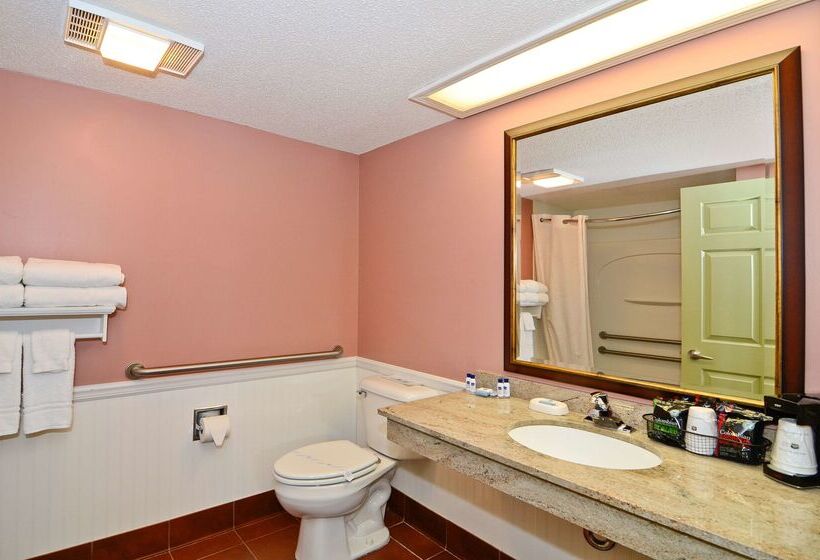 هتل Best Western Plus Concord Inn