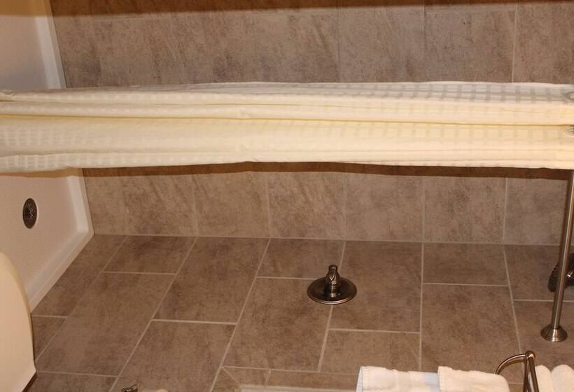 هتل Best Western Plus Concord Inn