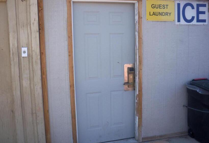 فندق Deluxe Inn Of Roswell